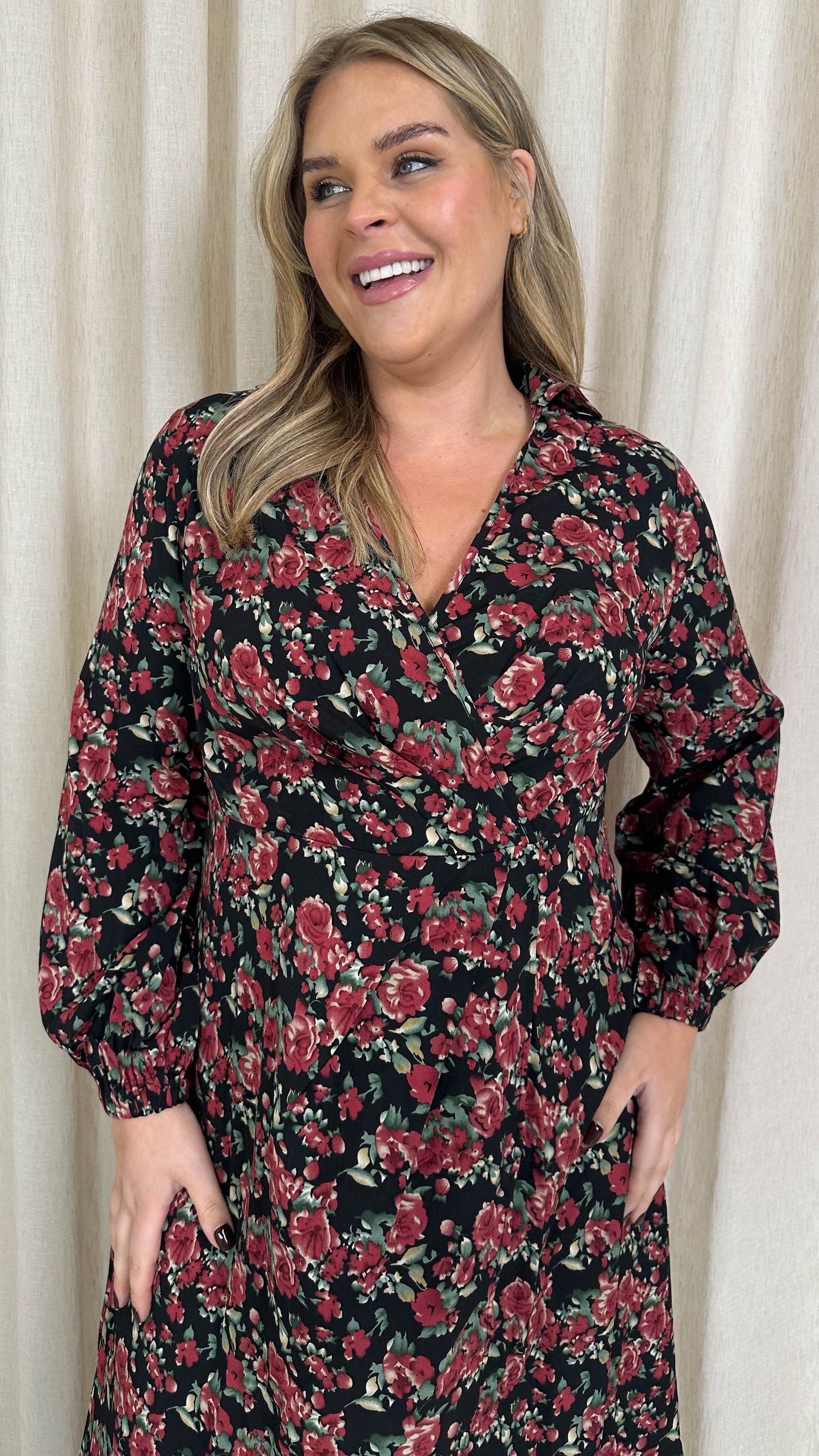 plus red printed satin long sleeve wrap dress PrettyLittleThing Plus Red Printed Satin Long Sleeve Wrap Dress Size L /111