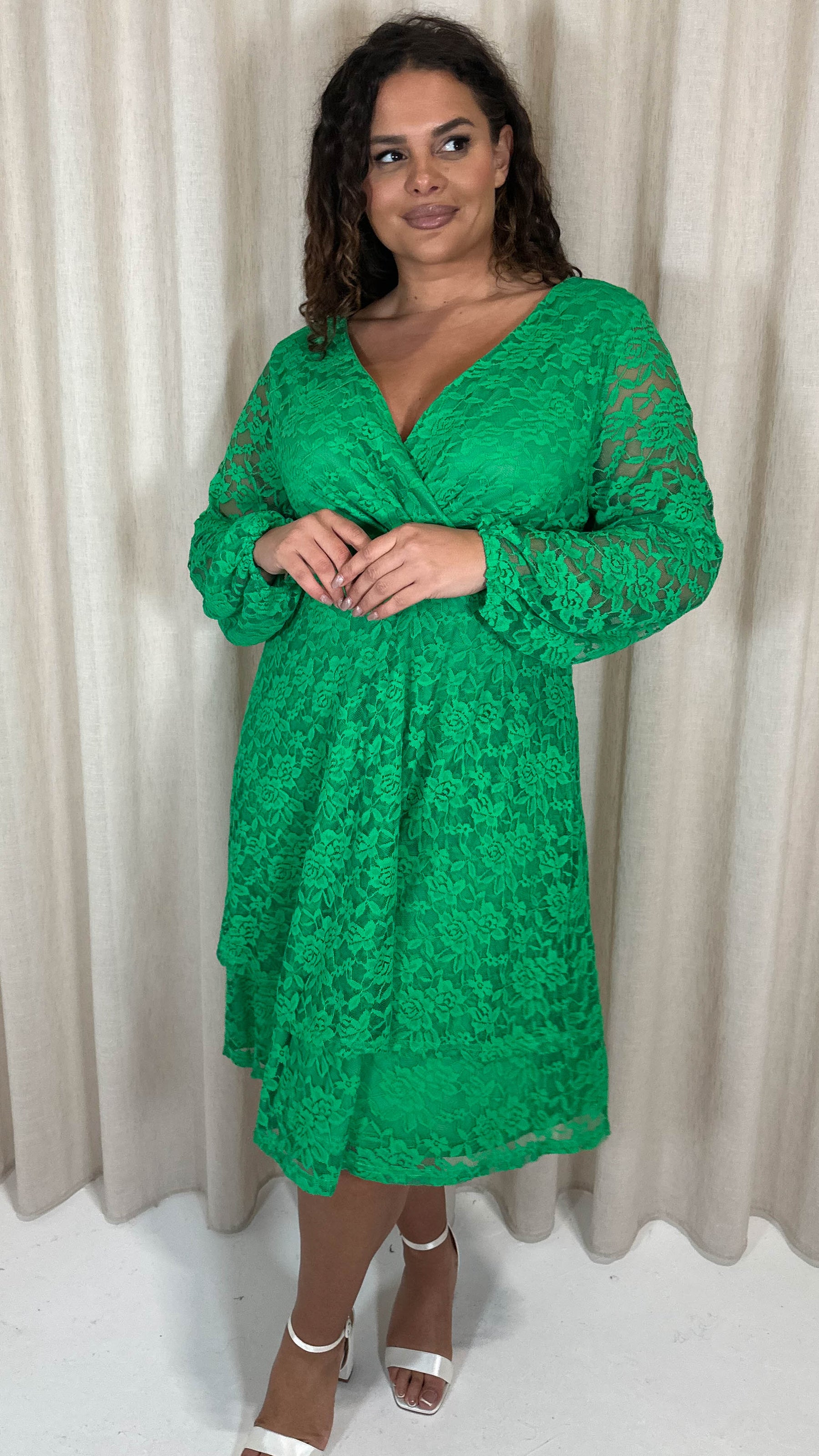 CurveWow Lace Plunge Ruffle Skater Dress Green Curvewow CurveWow Lace Plunge Ruffle Skater Dress Green Curvewow