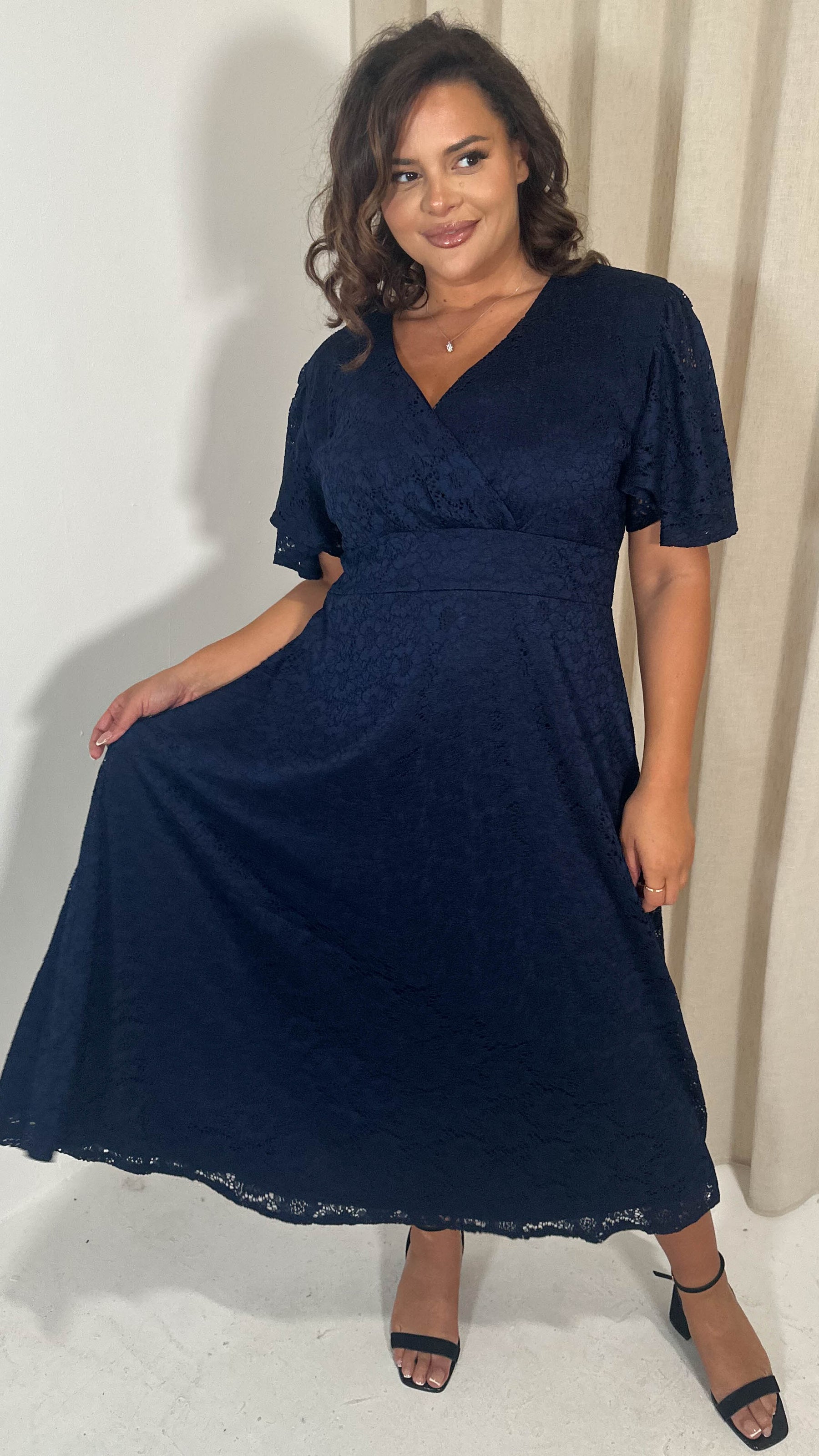 CurveWow Lace Angel Sleeve Dress Navy Curvewow CurveWow Lace Angel Sleeve Dress Navy Curvewow