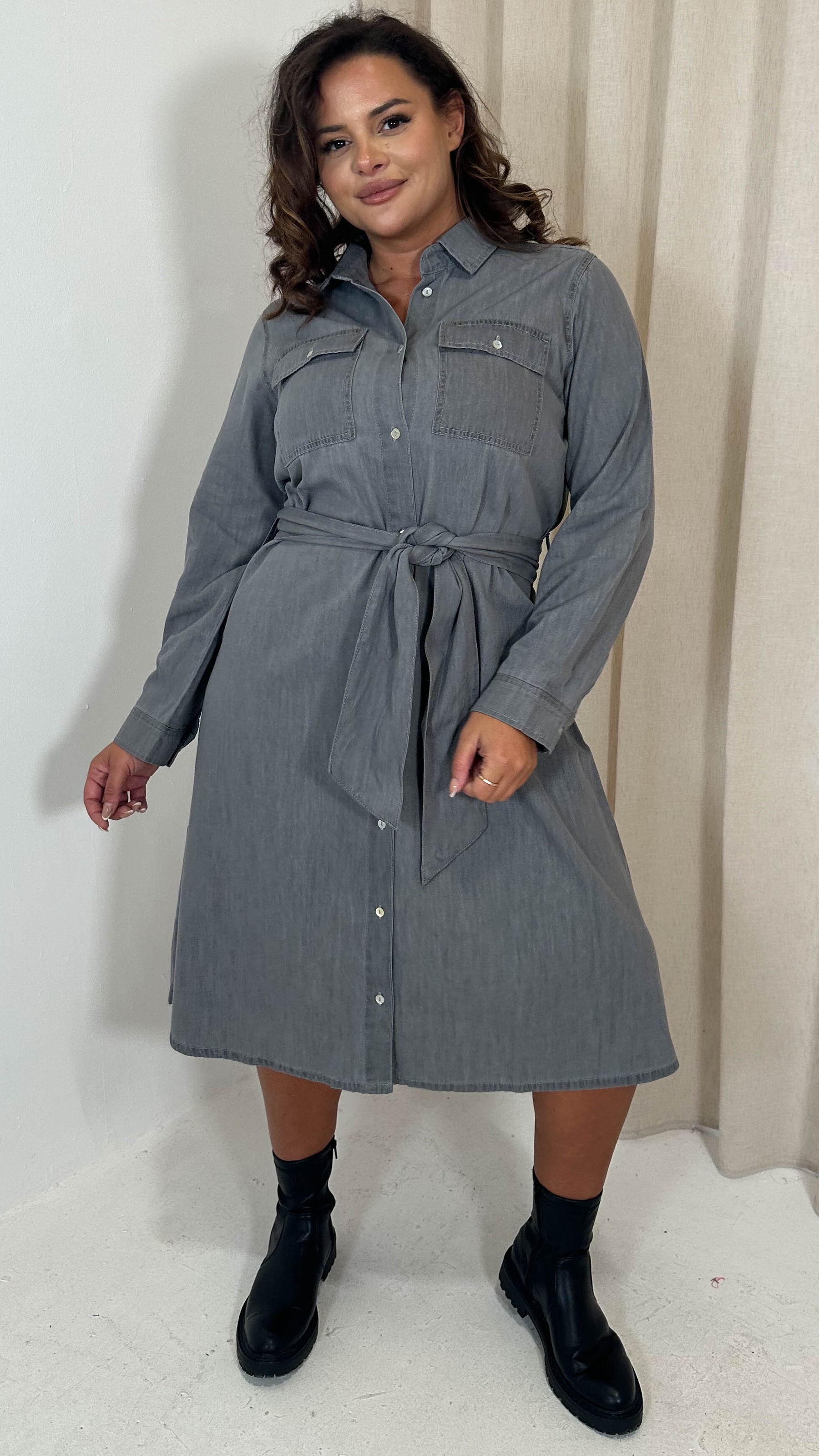 CurveWow Denim Belted Oversized Shirt Dress Grey Wash Curvewow CurveWow Denim Belted Oversized Shirt Dress Grey Wash Curvewow