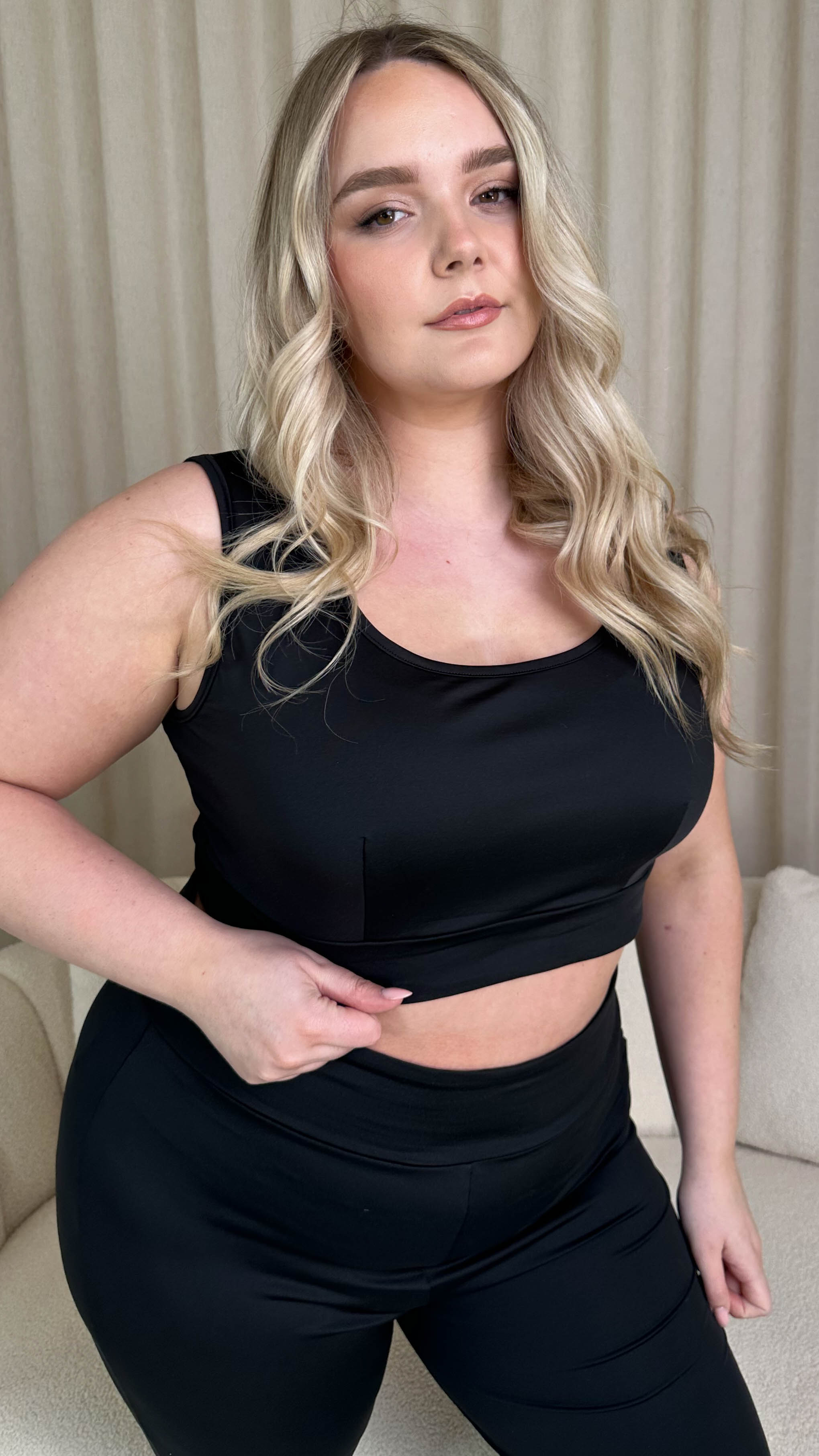 CurveWow Scoop Neck Sports Bra Black