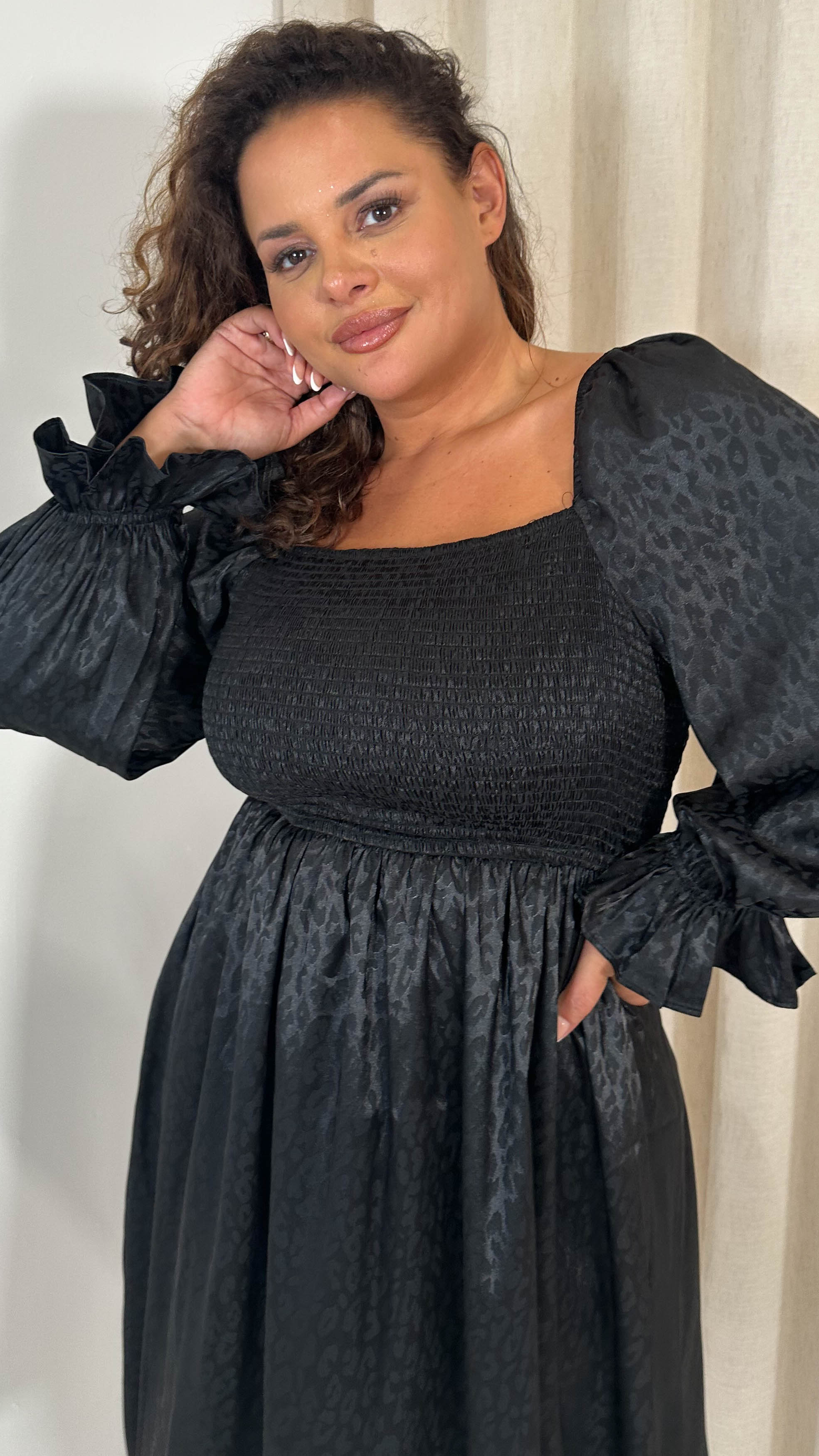 CurveWow Printed Satin Shirred Top Mini Dress Black