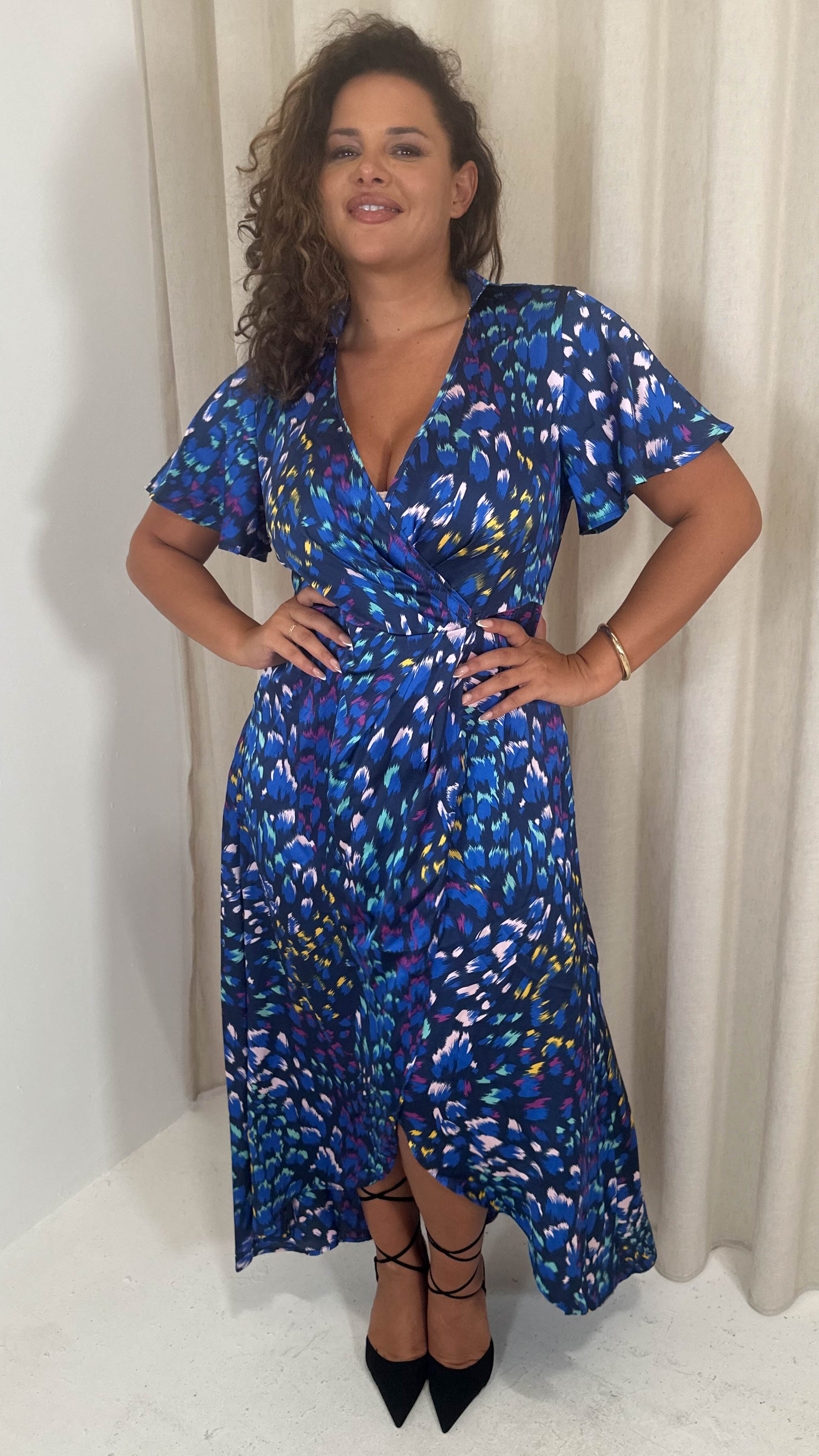 CurveWow Collared Wrap Printed Midi Dress Blue Animal – Curvewow