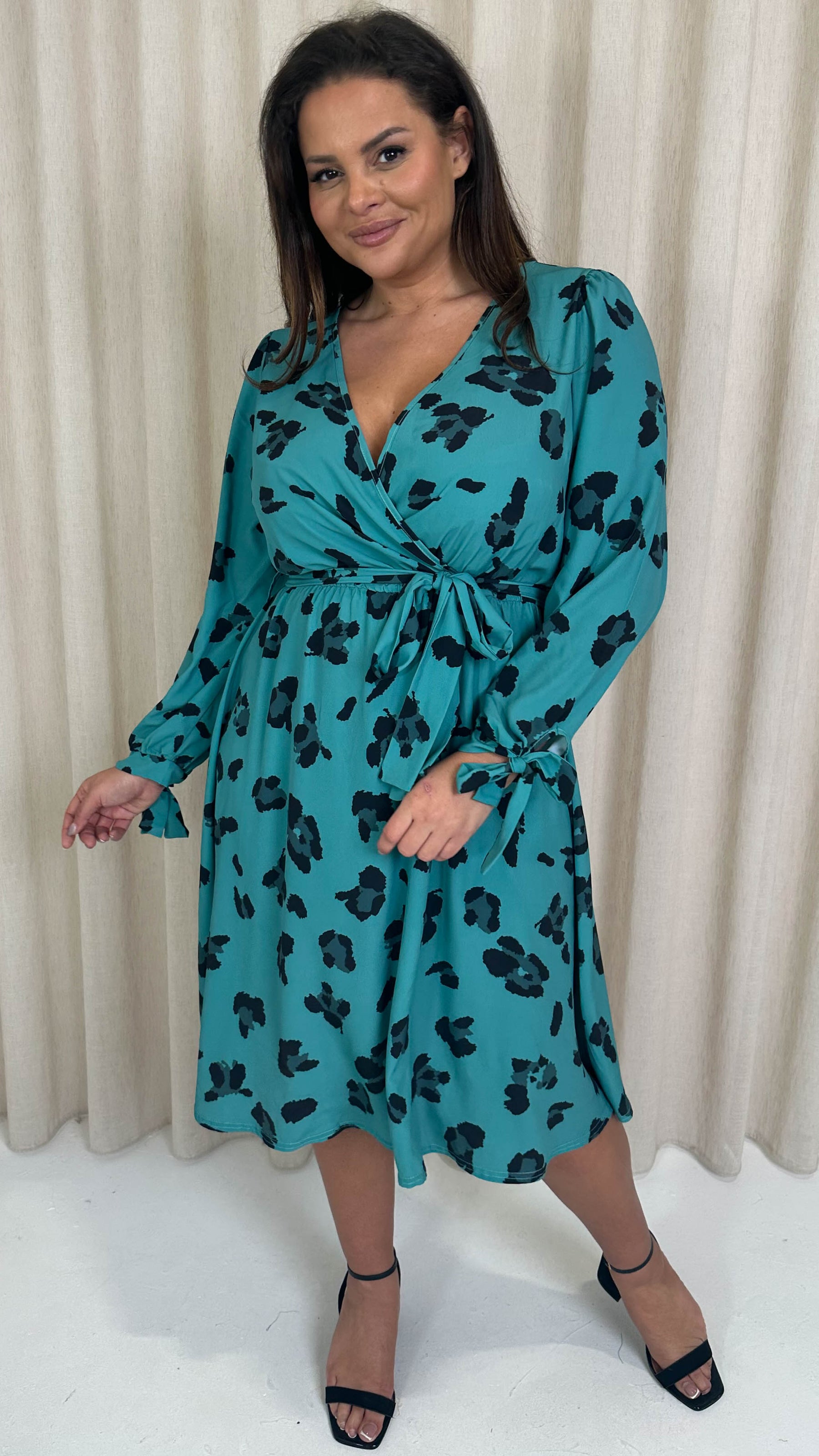 CurveWow Wrap Midi Dress Green Leopard Curvewow CurveWow Wrap Midi Dress Green Leopard Curvewow