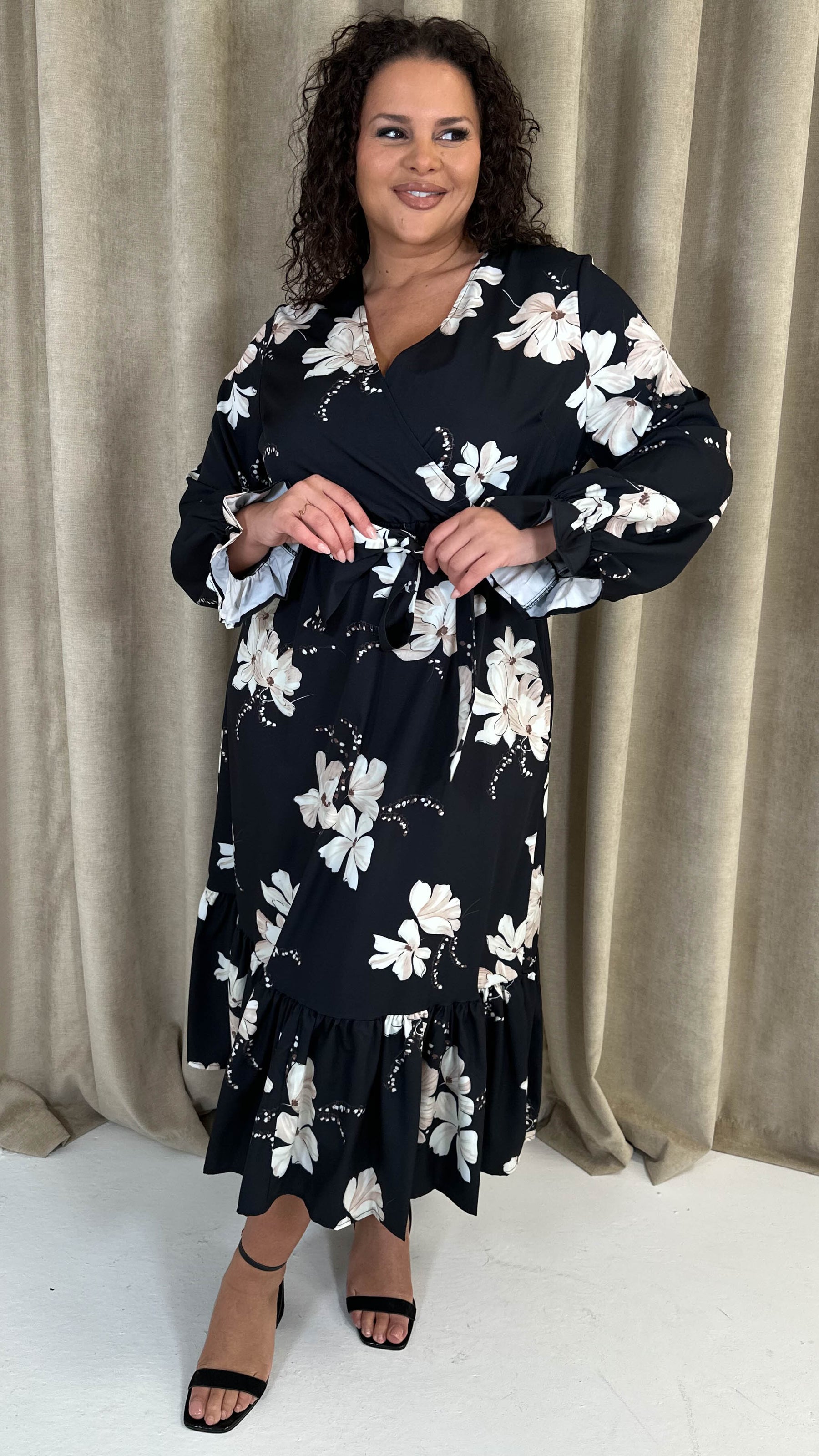 CurveWow Long Sleeve Floral Wrap Midaxi Dress Black/Ivory Curvewow CurveWow Long Sleeve Floral Wrap Midaxi Dress Black/Ivory Curvewow
