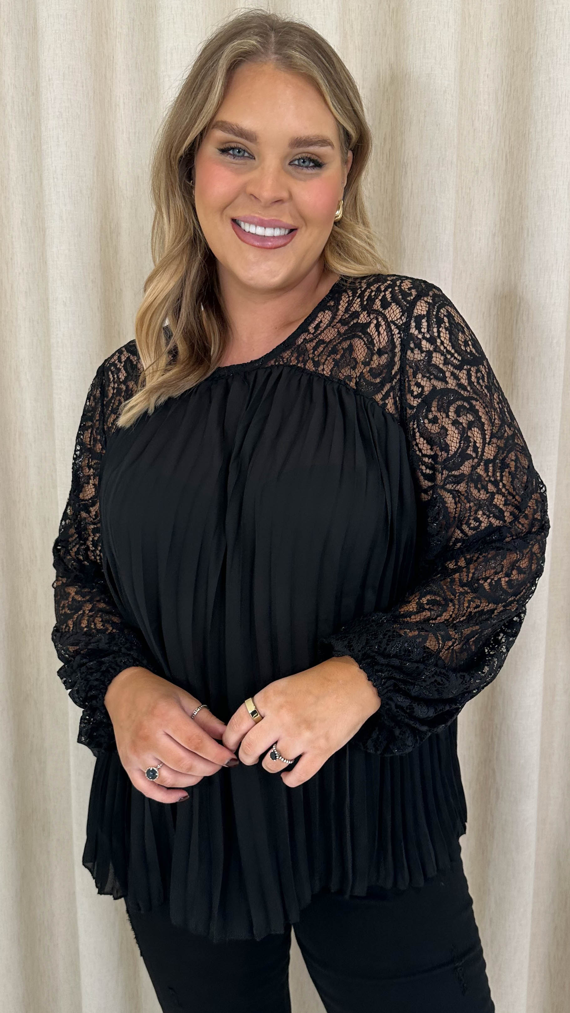 CurveWow Crochet Lace Pleated Swing Top Black