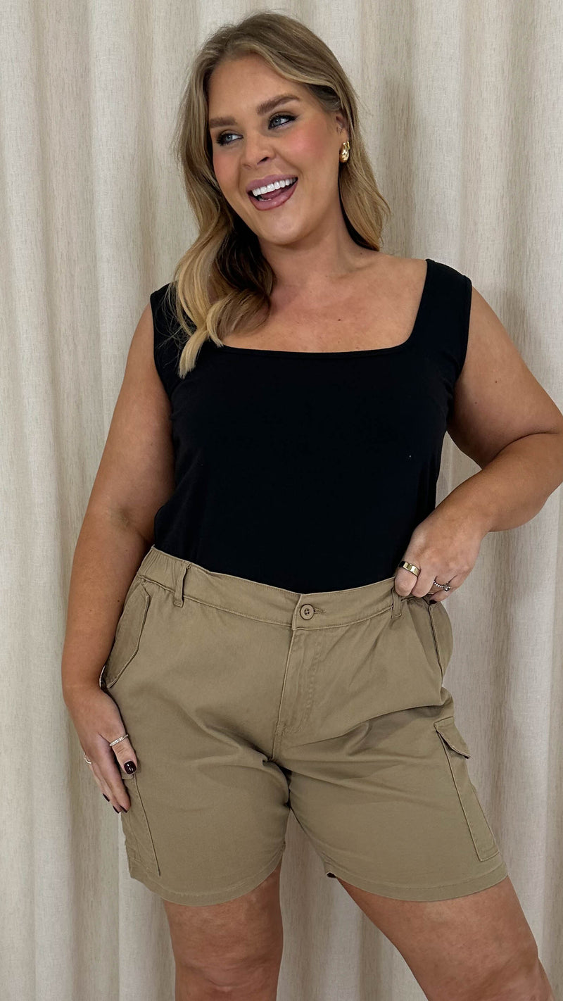 CurveWow Cargo Shorts Camel