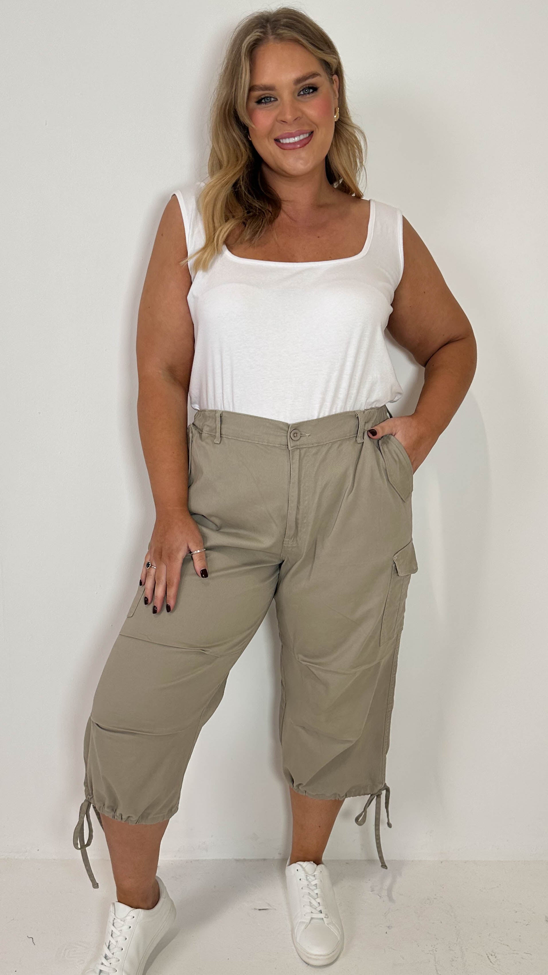 CurveWow Cargo 3/4 Drawcord Trousers Stone