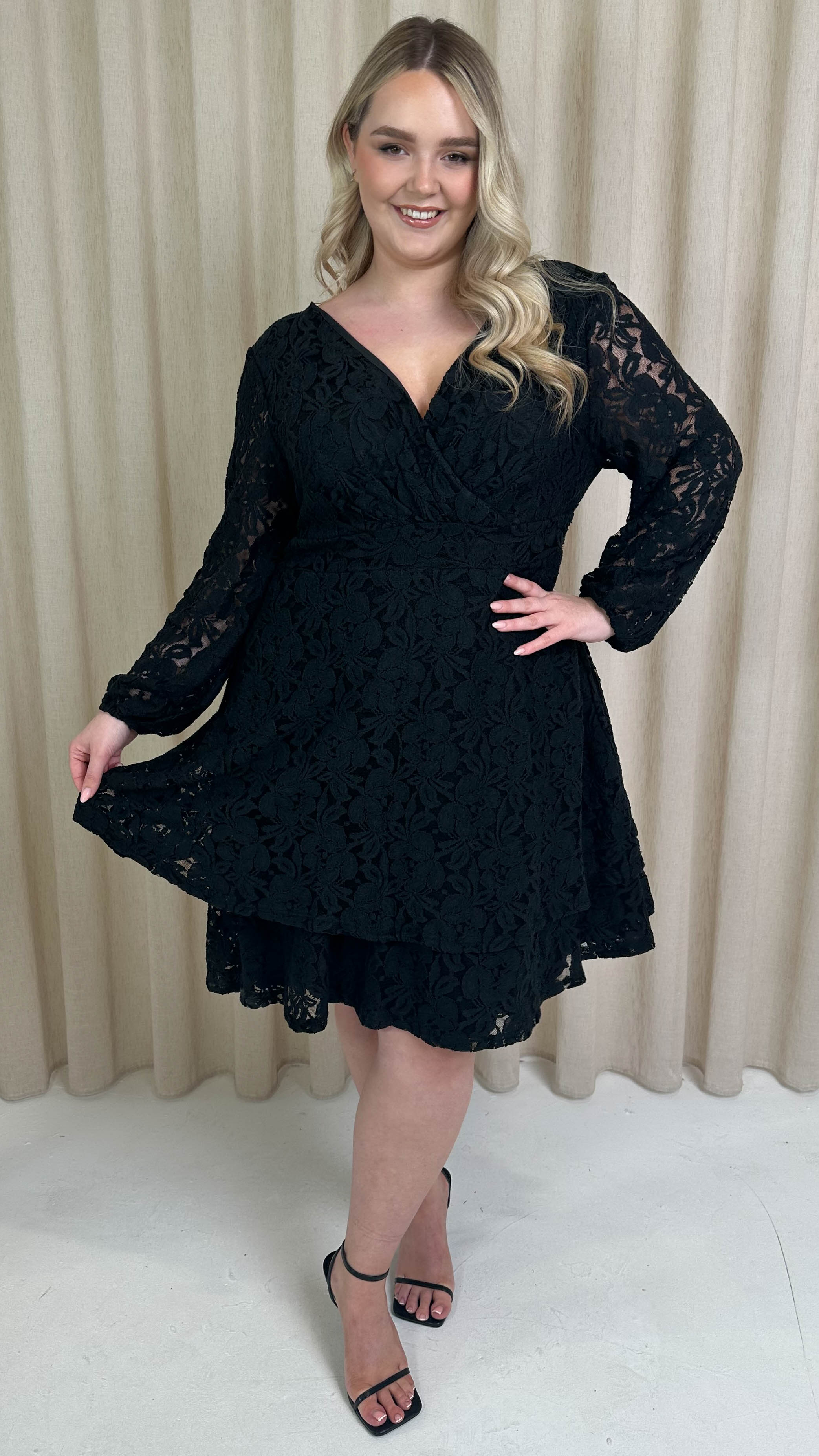 CurveWow Lace Plunge Ruffle Skater Dress Black – Curvewow