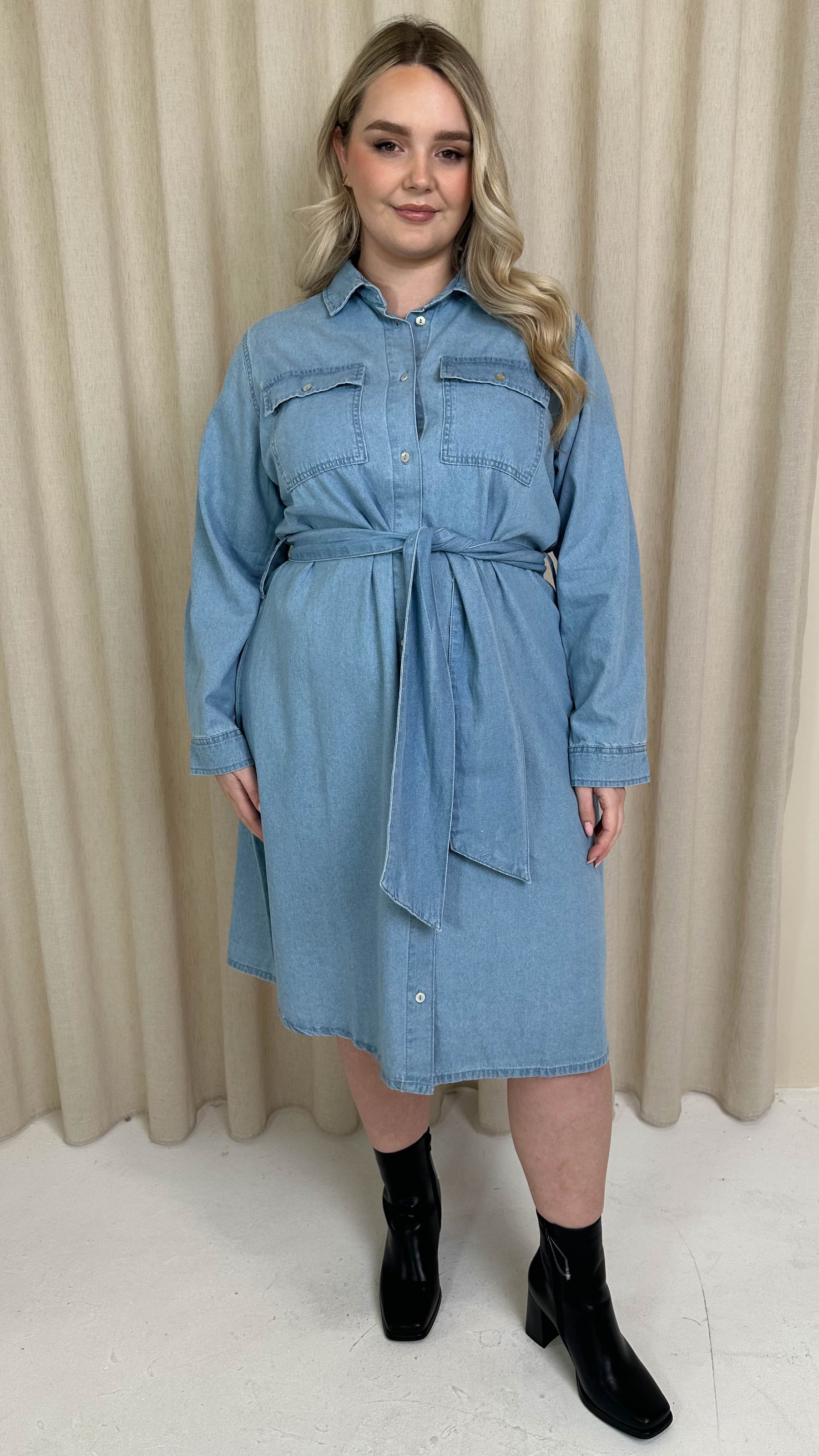 CurveWow Denim Belted Oversized Shirt Dress Mid Blue Wash Curvewow CurveWow Denim Belted Oversized Shirt Dress Mid Blue Wash Curvewow