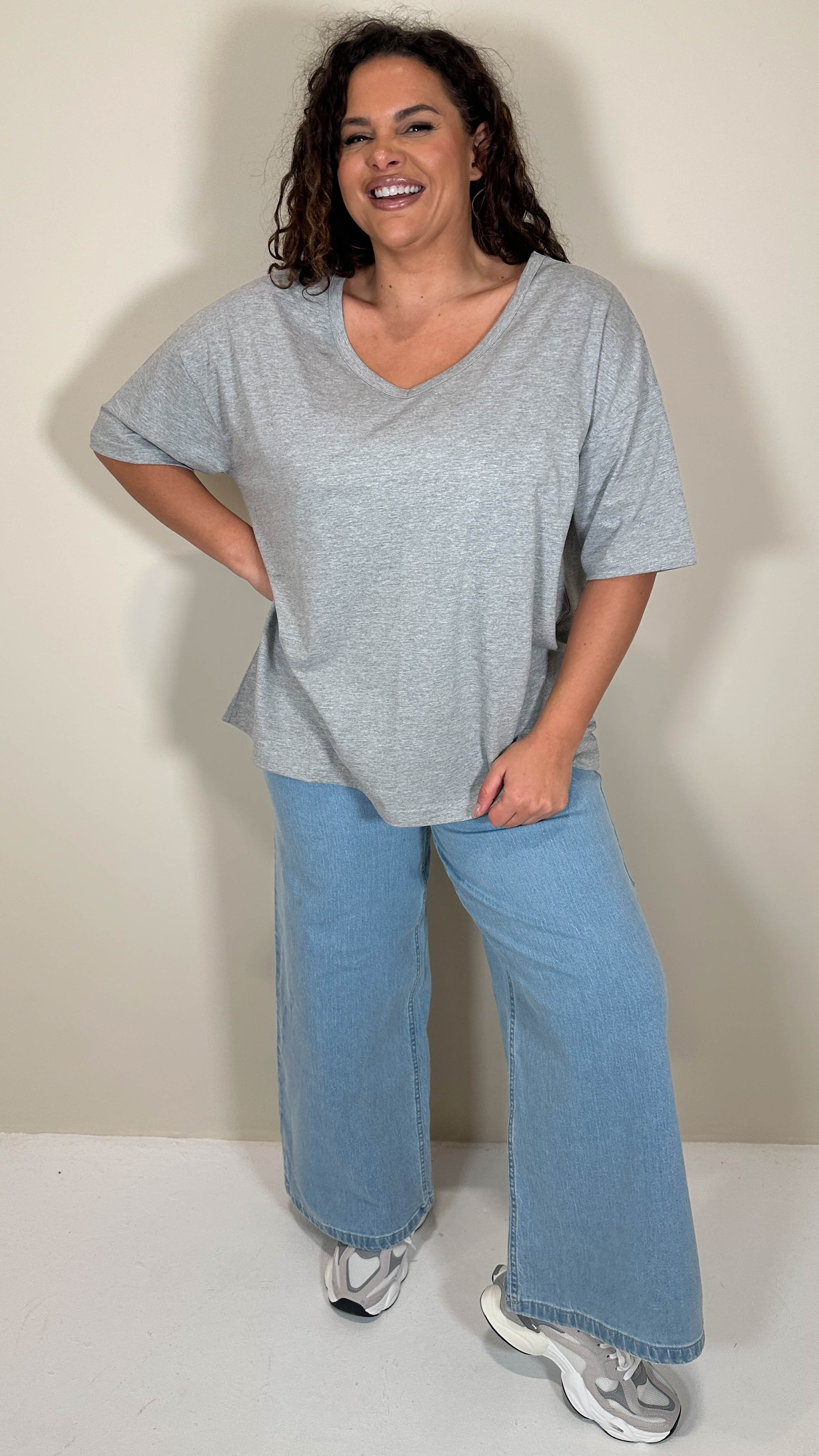 CurveWow Oversized V Neck Basic T-Shirt Grey
