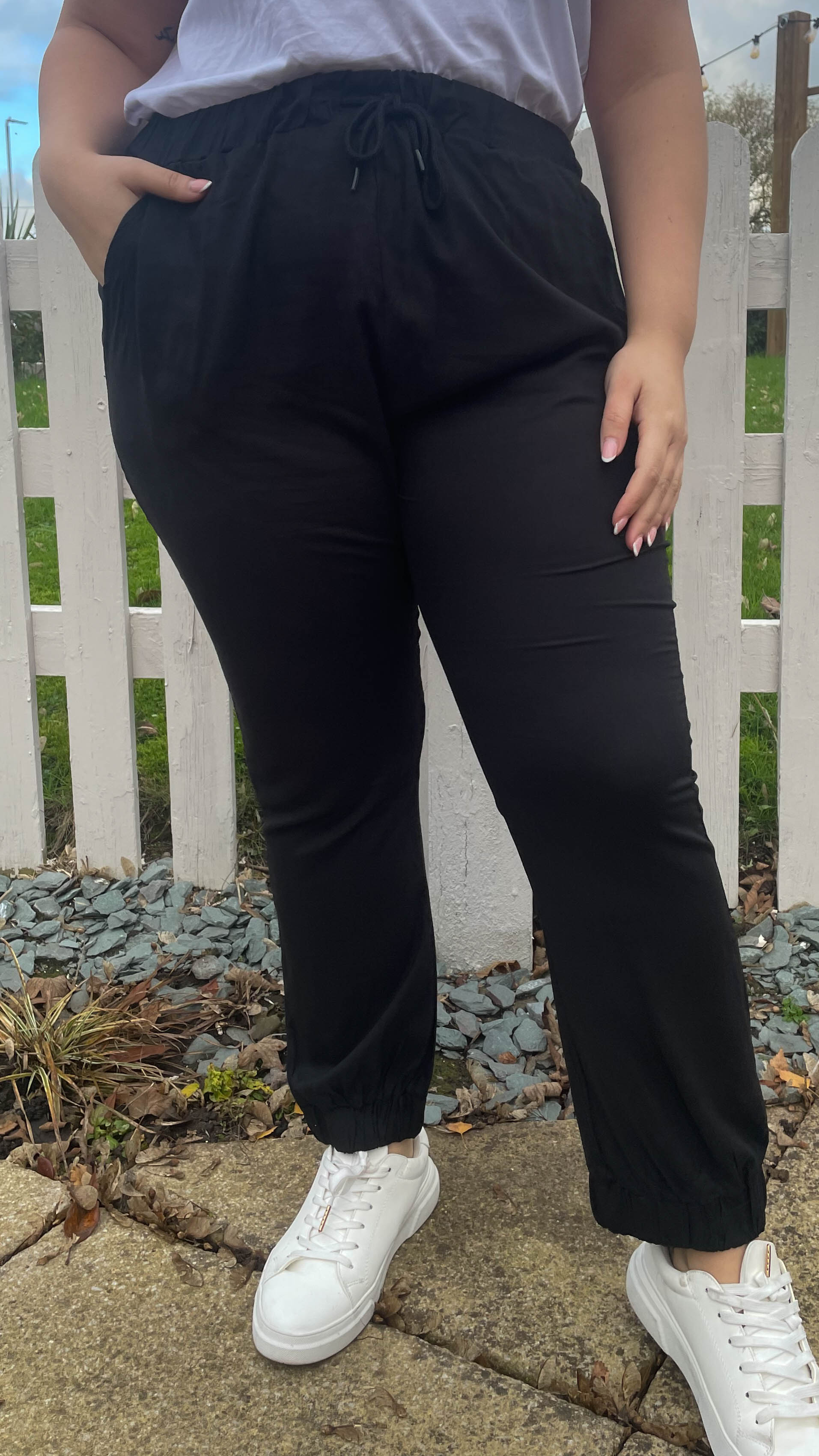 CurveWow Cuffed Joggers Black