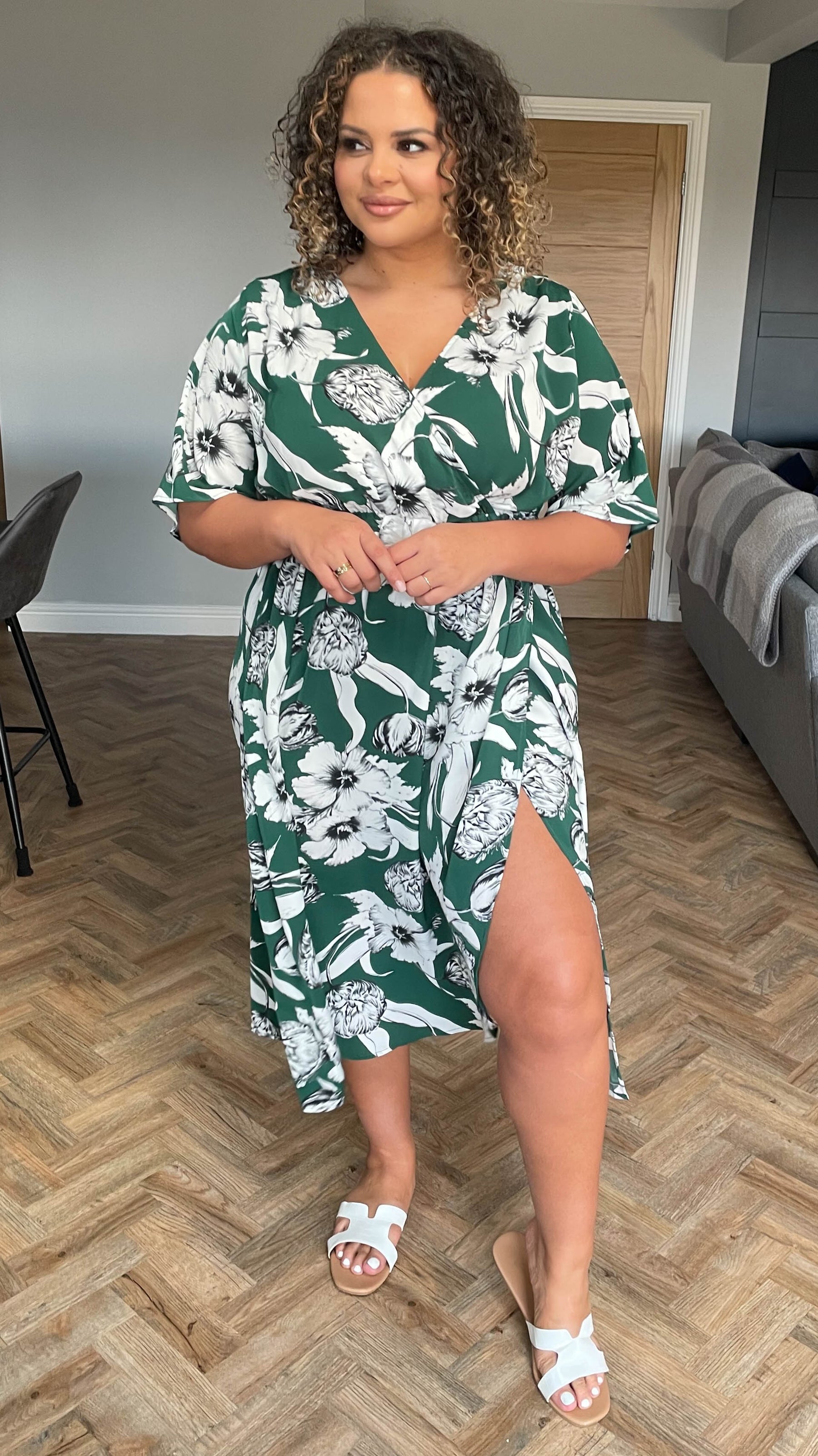CurveWow Deep Green Floral Wrap Dress Curvewow CurveWow Deep Green Floral Wrap Dress Curvewow