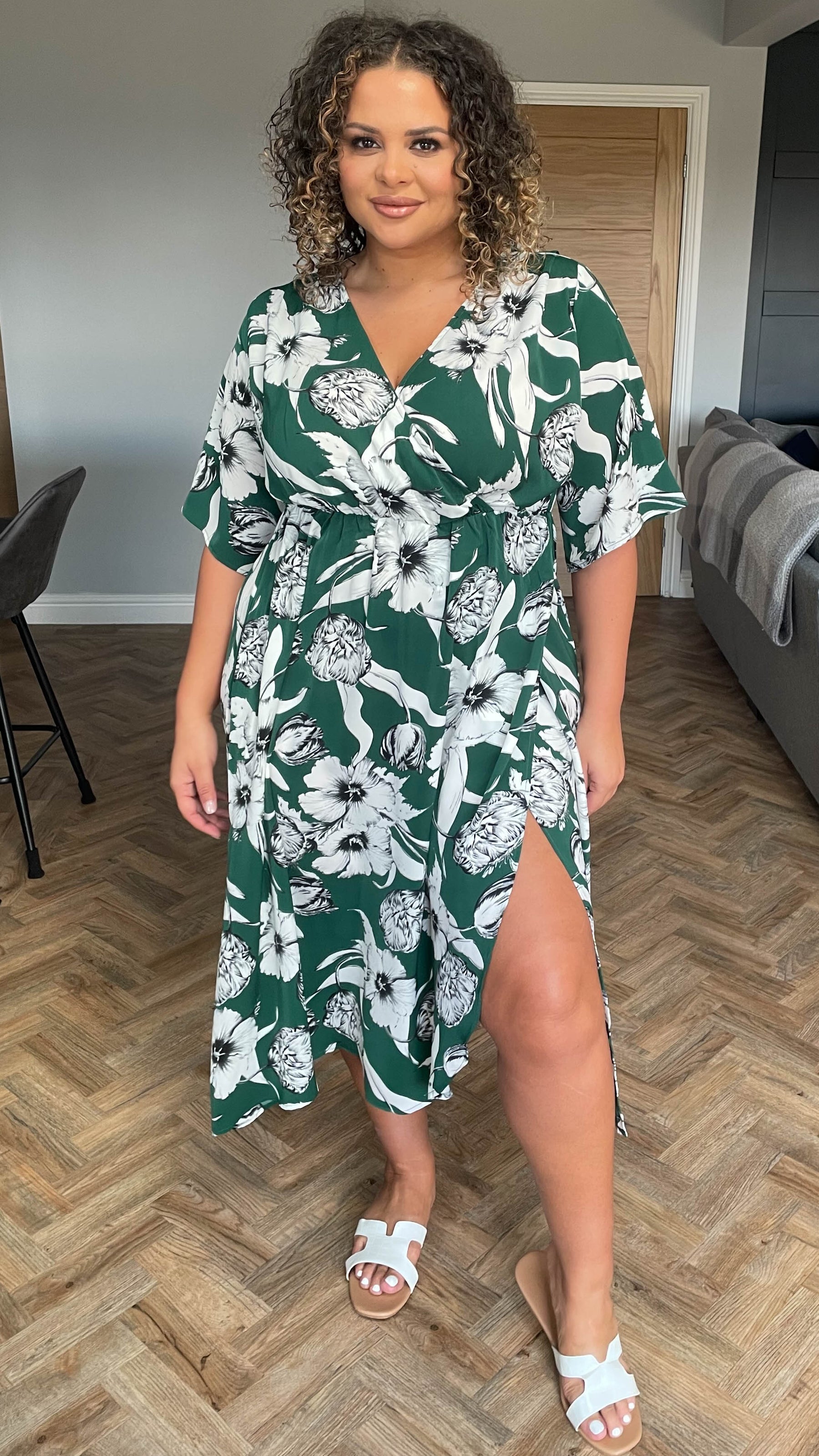 CurveWow Deep Green Floral Wrap Dress Curvewow CurveWow Deep Green Floral Wrap Dress Curvewow