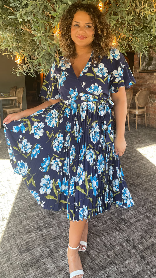 CurveWow Short Sleeve Pleated Wrap Dress Navy Floral