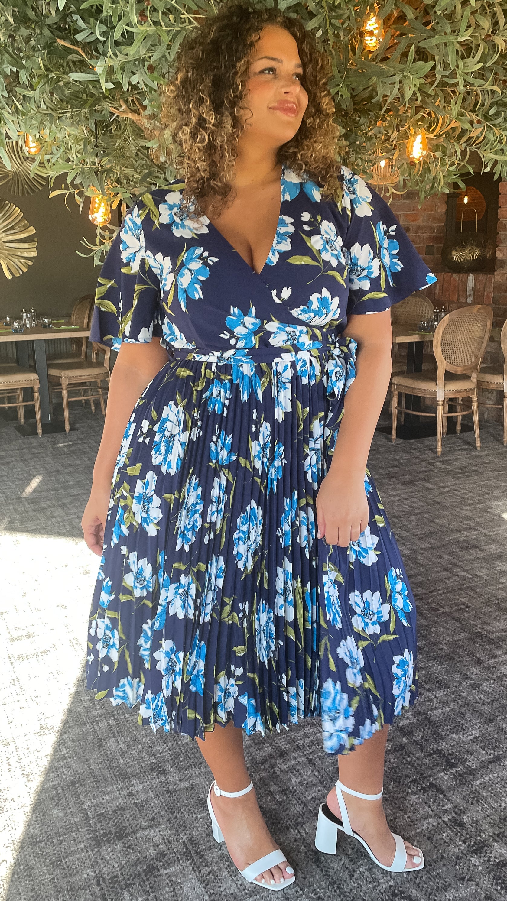navy floral print short sleeve belted wrap midi dress reviews CurveWow Short Sleeve Pleated Wrap Dress Navy Floral Curvewow