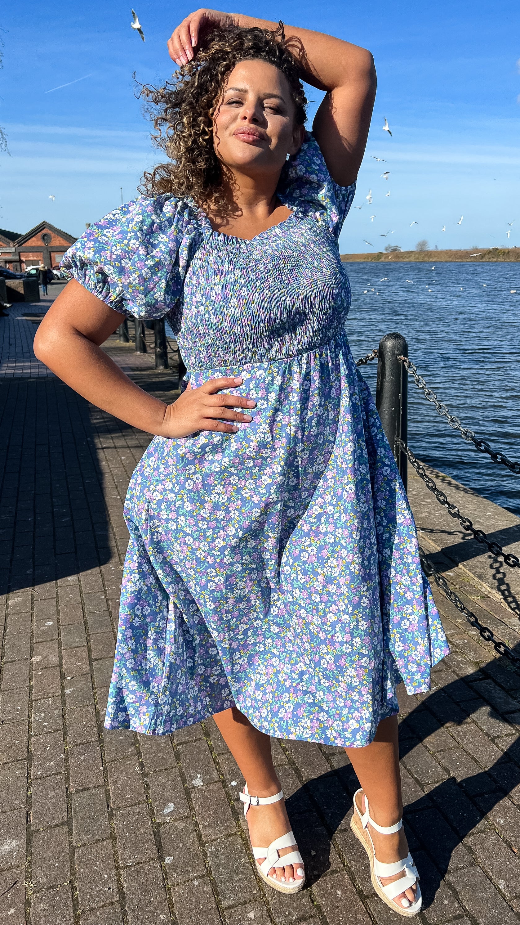 CurveWow Shirred Midi Dress Blue Multi Floral Curvewow CurveWow Shirred Midi Dress Blue Multi Floral Curvewow